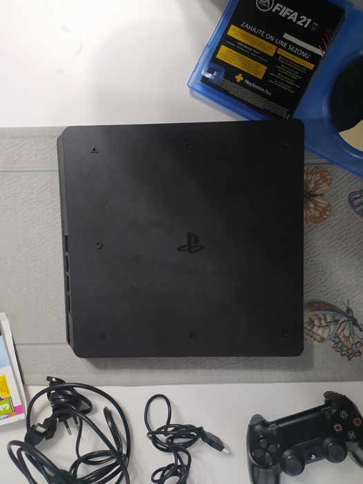 PlayStation 4 и FIFA 21