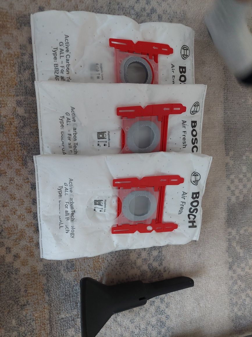 Aspirator cu sac Bosch 500W