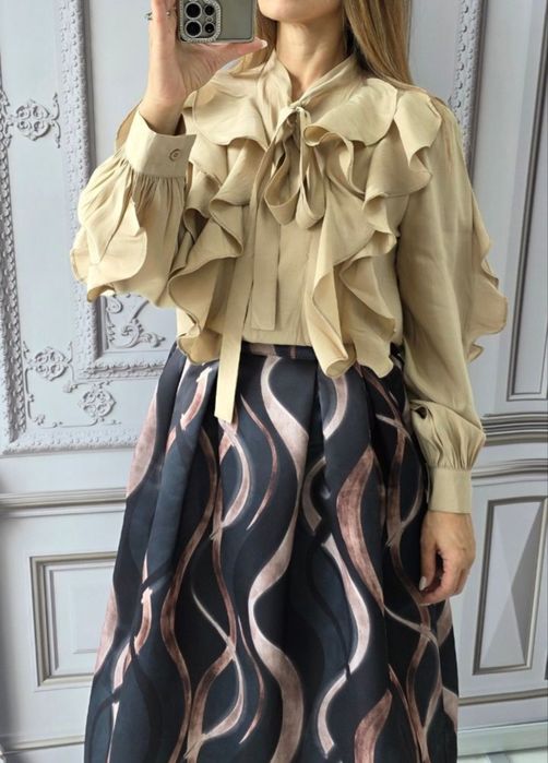 Set fustă tafta si cămașă volane. Italia