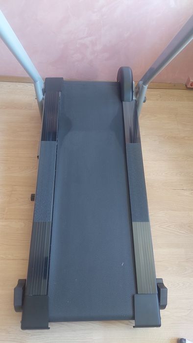 Механична бягаща пътека.