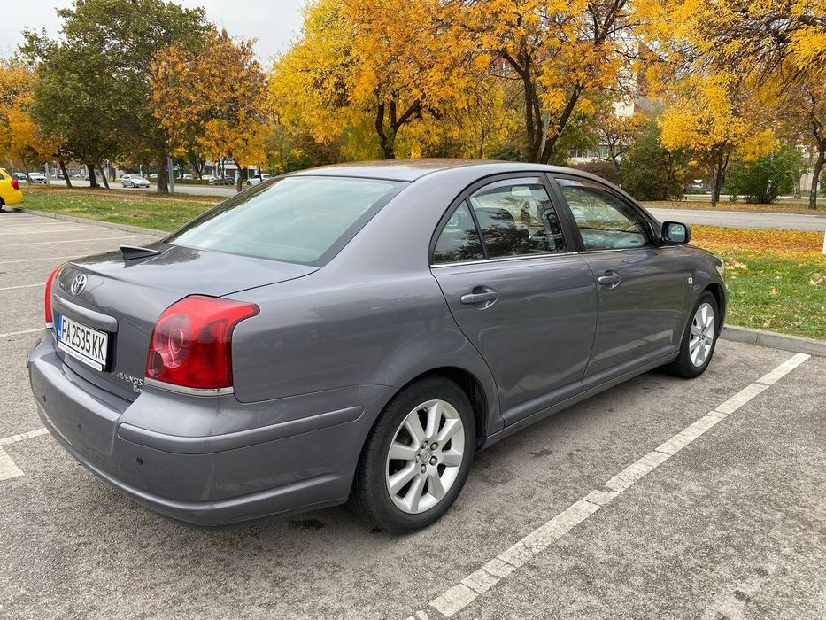 Toyota Avensis 1.8/газ/ автомат