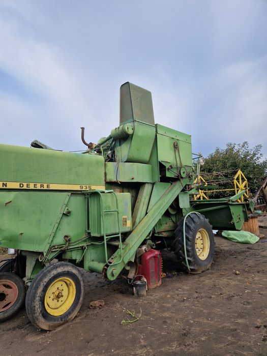 Vând combina JOHN DEERE