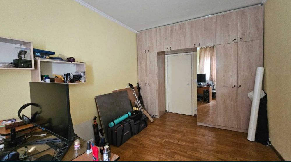 Чиланзар 7 3/1/4 60м2 Катартал базар 72.000 Продается Срочно
