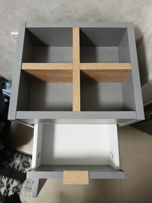 Dulap cu sertar si usi