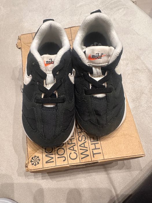 Продавам детски маратонки Nike Air Max Dawn 7C 13 cm, EUR 23.5