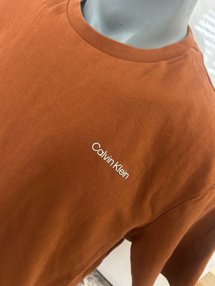Чисто нова ! Мъжка оригинална тениска calvin clein jeans