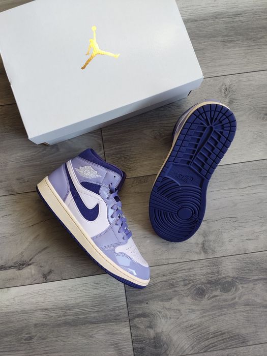 Air Jordan 1 Mid Light Purple