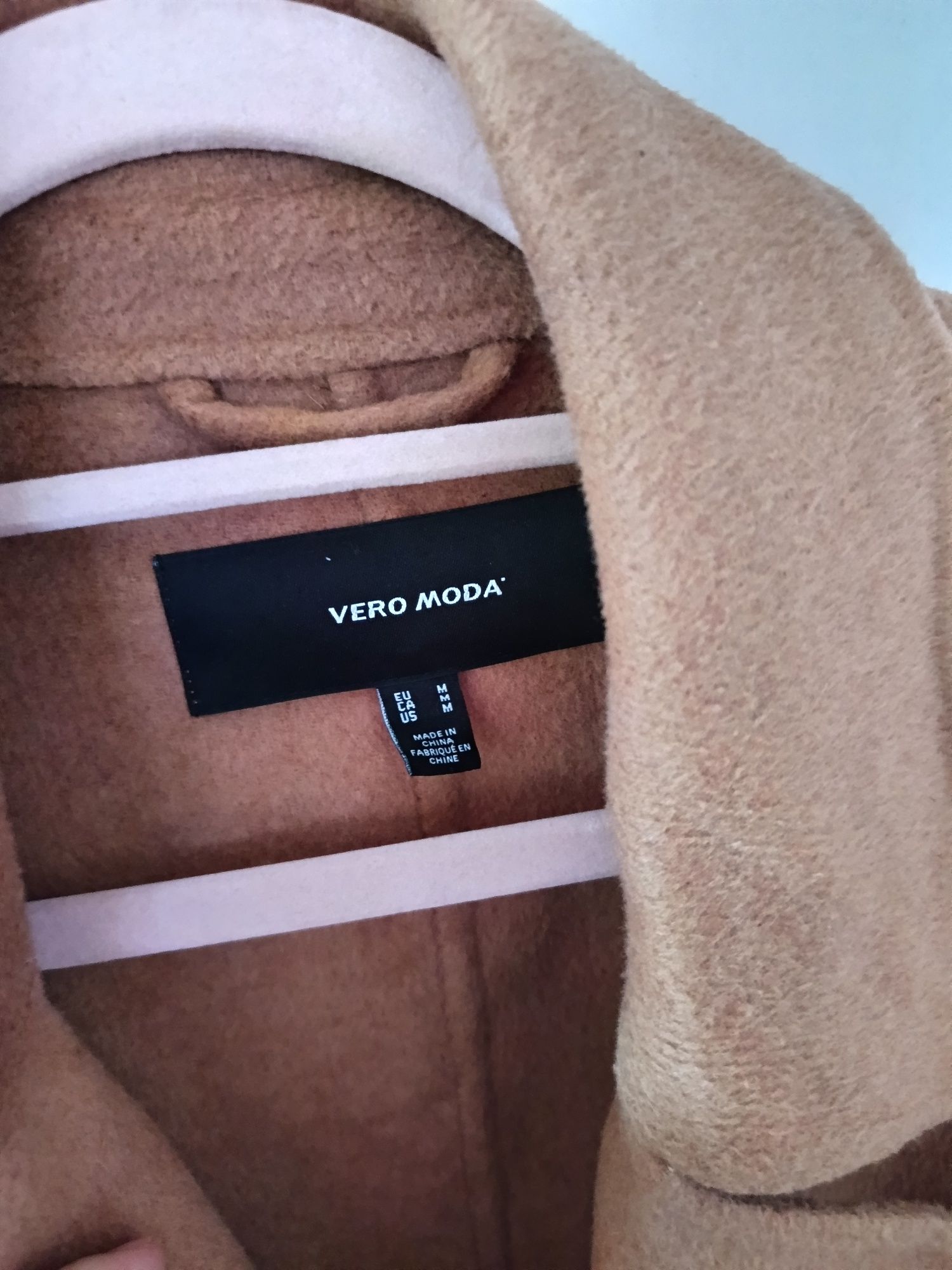Paltonul Vero Moda
