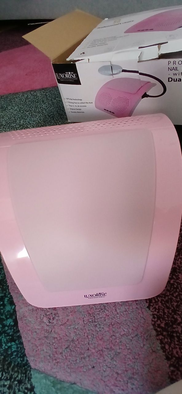 Aspirator unghii cu lampa Luxorise
