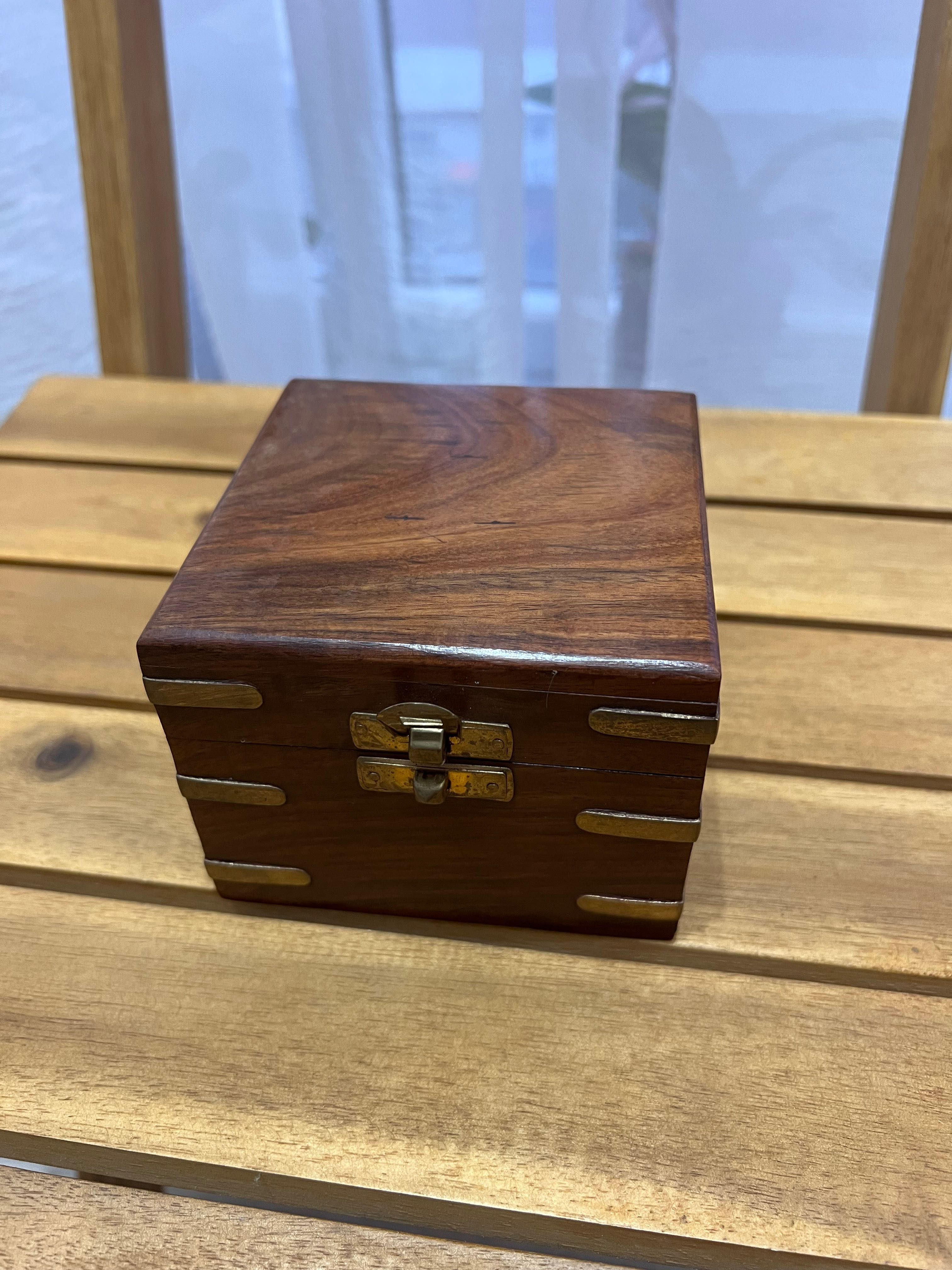 Busola vintage in cutie de lemn