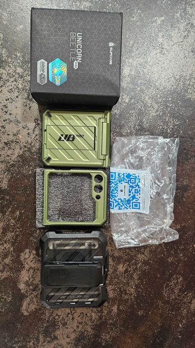 Carcasa Unicorn Beetle Army green ptr Samsung Z Flip 5 Noua
