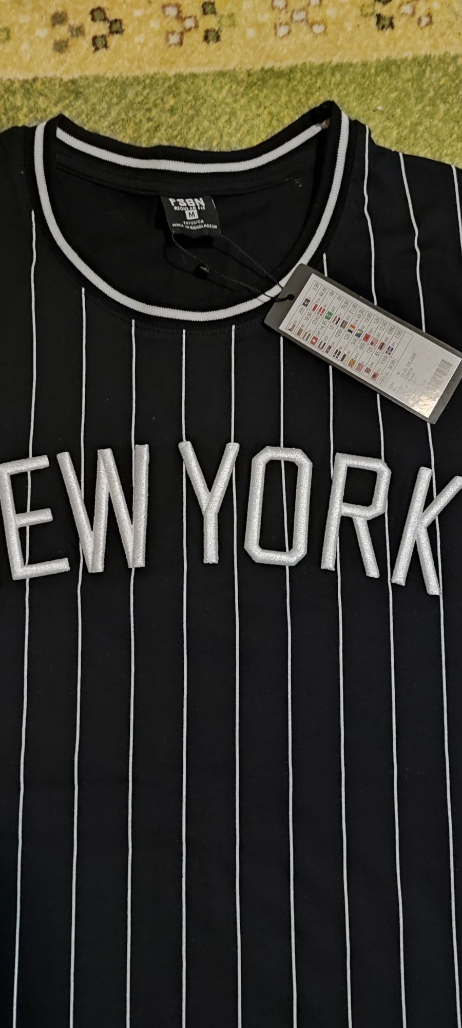 Oferta Tricou New York nou cu eticheta marimea M de bumbac  New Yorker