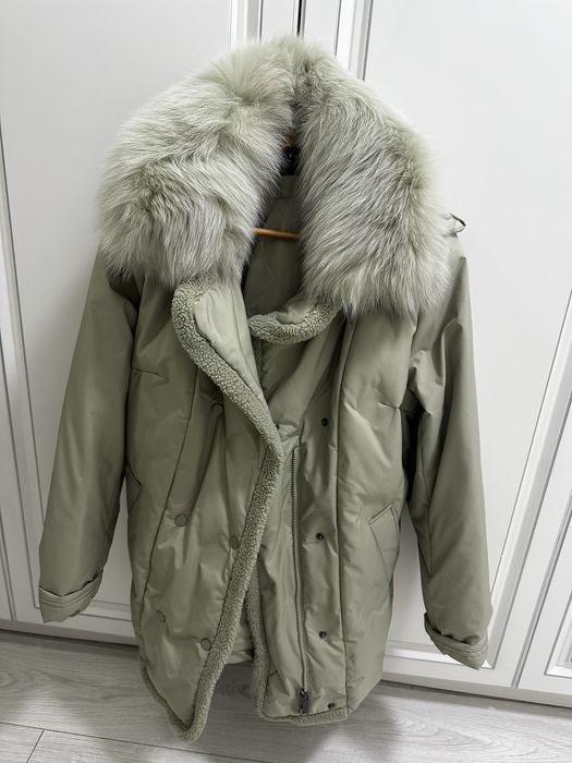 Продам женскую куртку