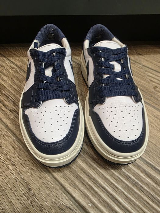 Дамски маратонки NIKE AIR JORDAN