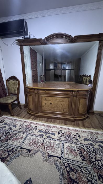 Продается Гарнитура б/у