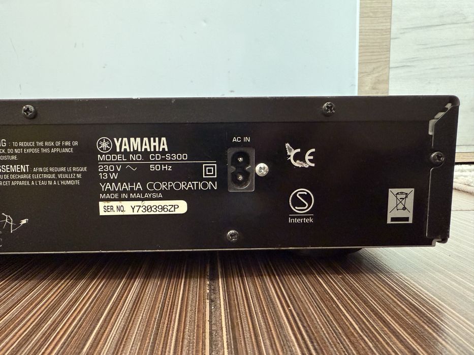 Yamaha CD-S300 player