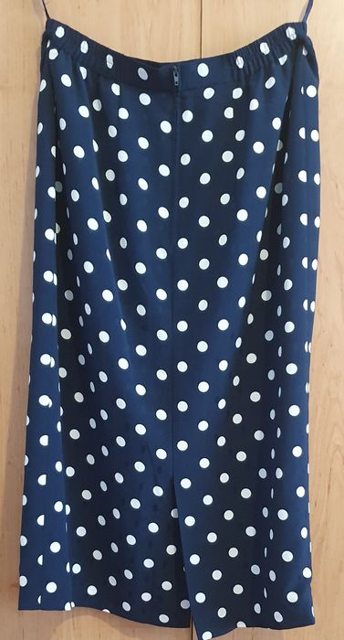 Vând costum damă (fusta și sacou)