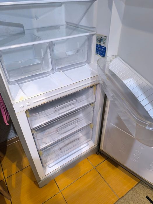 Продам холодильник