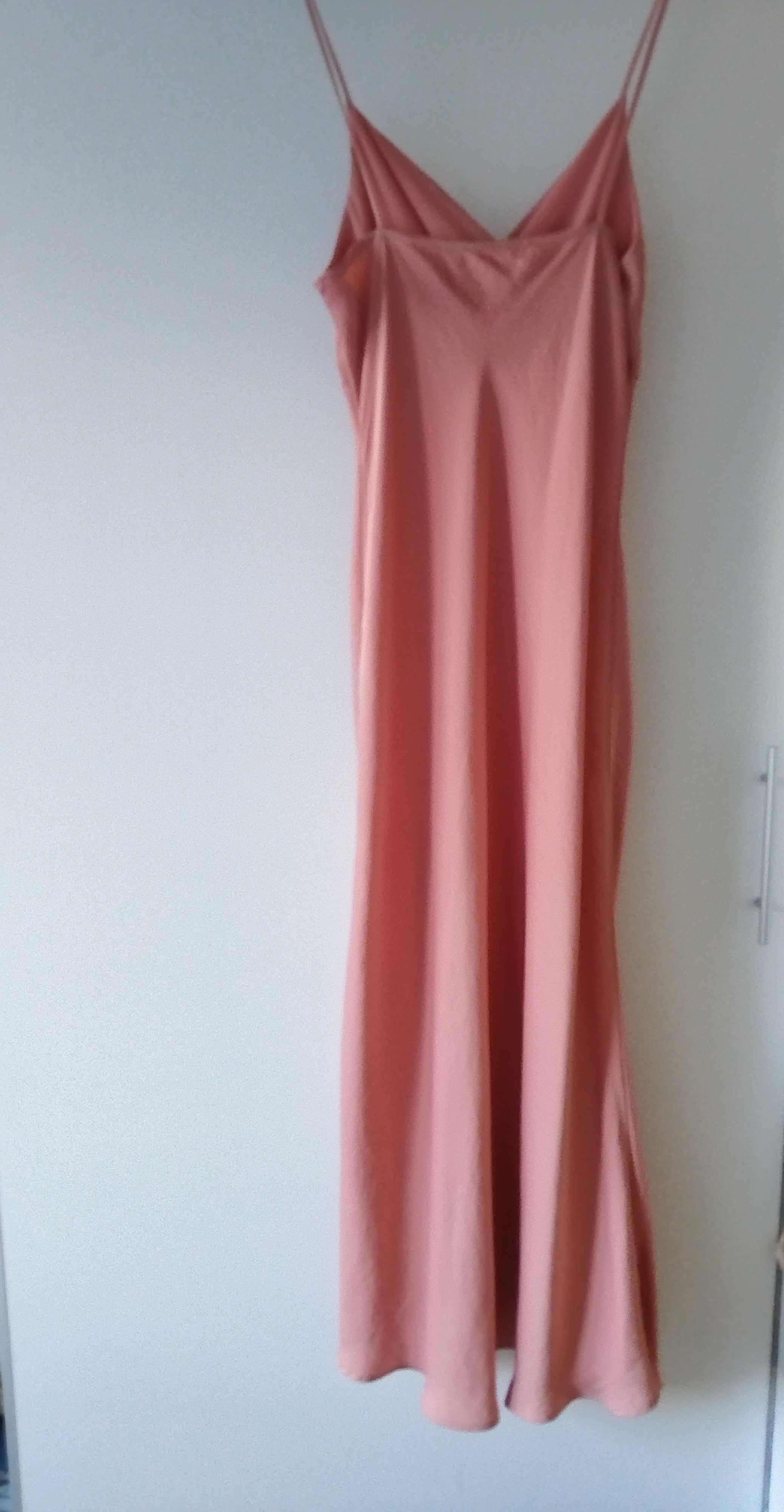 Zara Уникална много секси сатенена рокля Размер М