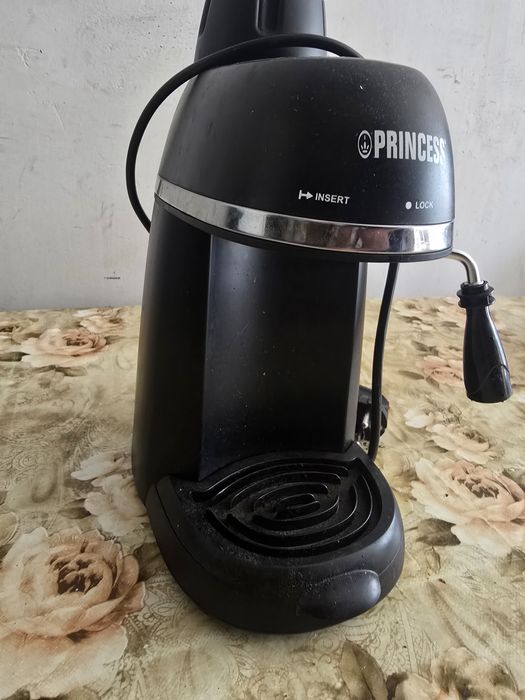 Продавам   кафе машина