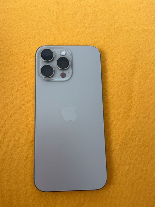 Vând iPhone 16 pro max 512 gb
