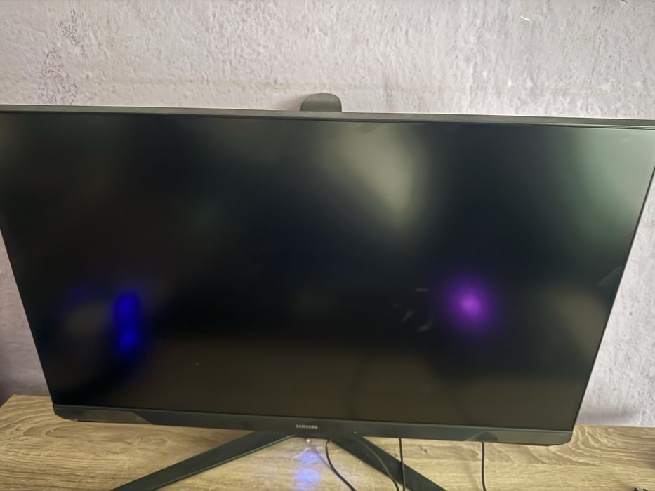 Продавам геймарски компютър с монитор