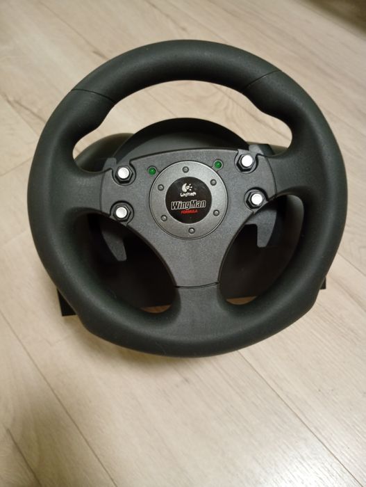 Продавам комплект -волан с педали и преходник