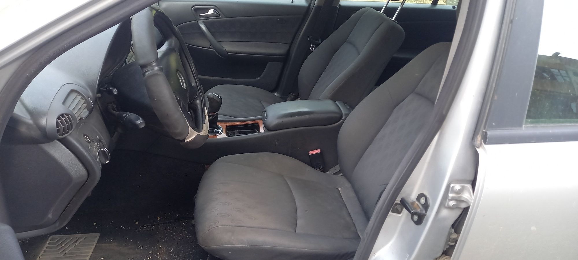 Mercedes C-Class W203 220 CDI на части