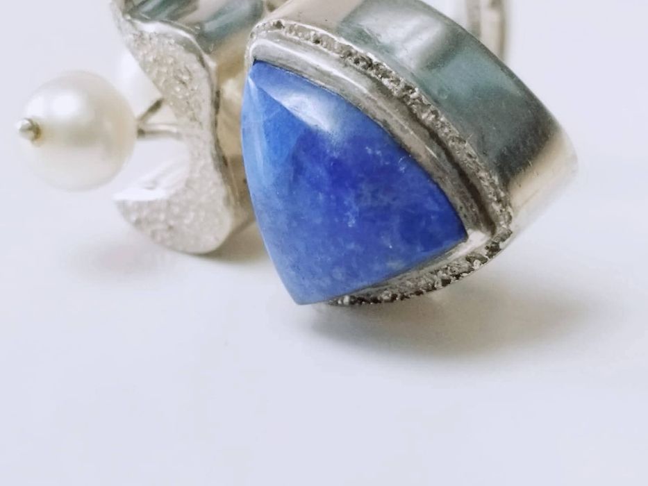 Vechi inel masiv din argint de 925, cu lapis lazuli si doua perle