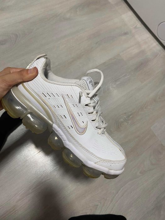 Vând Nike uri Max 360