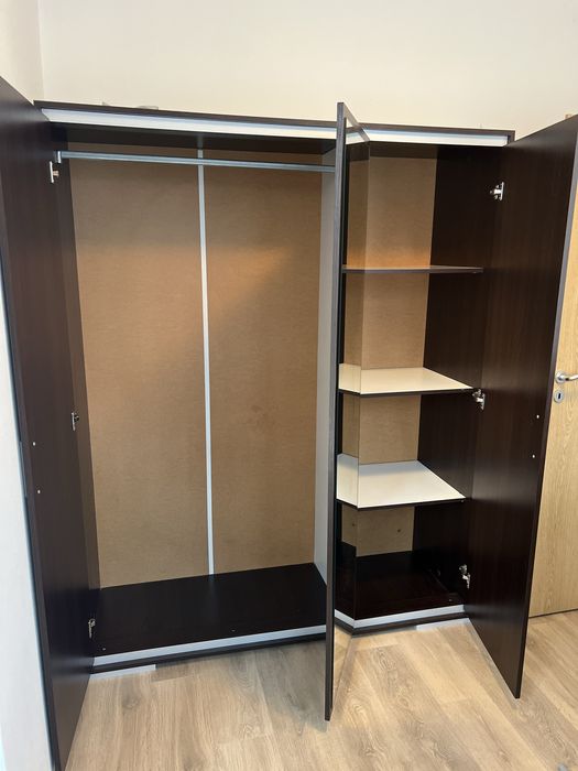 Гардероб в отлично състояние