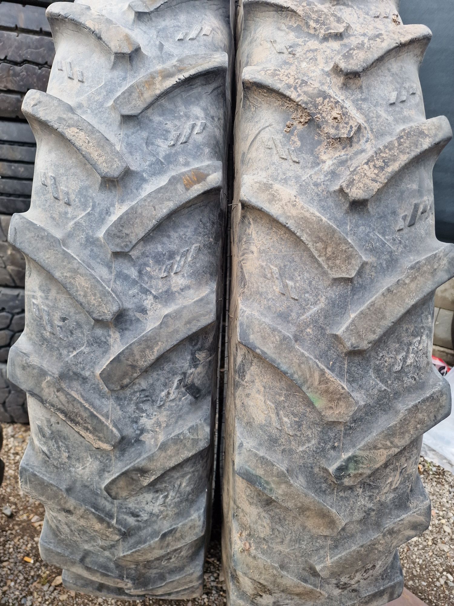 ANVELOPE tractor 11.2R48 (270/95R48) marca Kleber