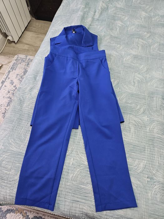 Продам костюм женский