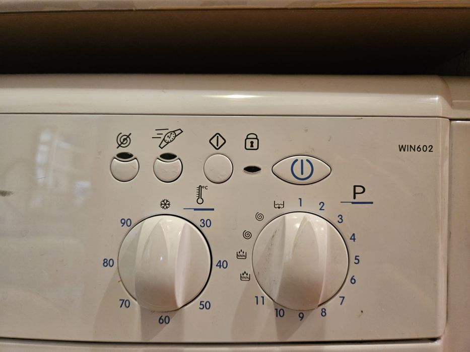 Пералня Indesit WIN602