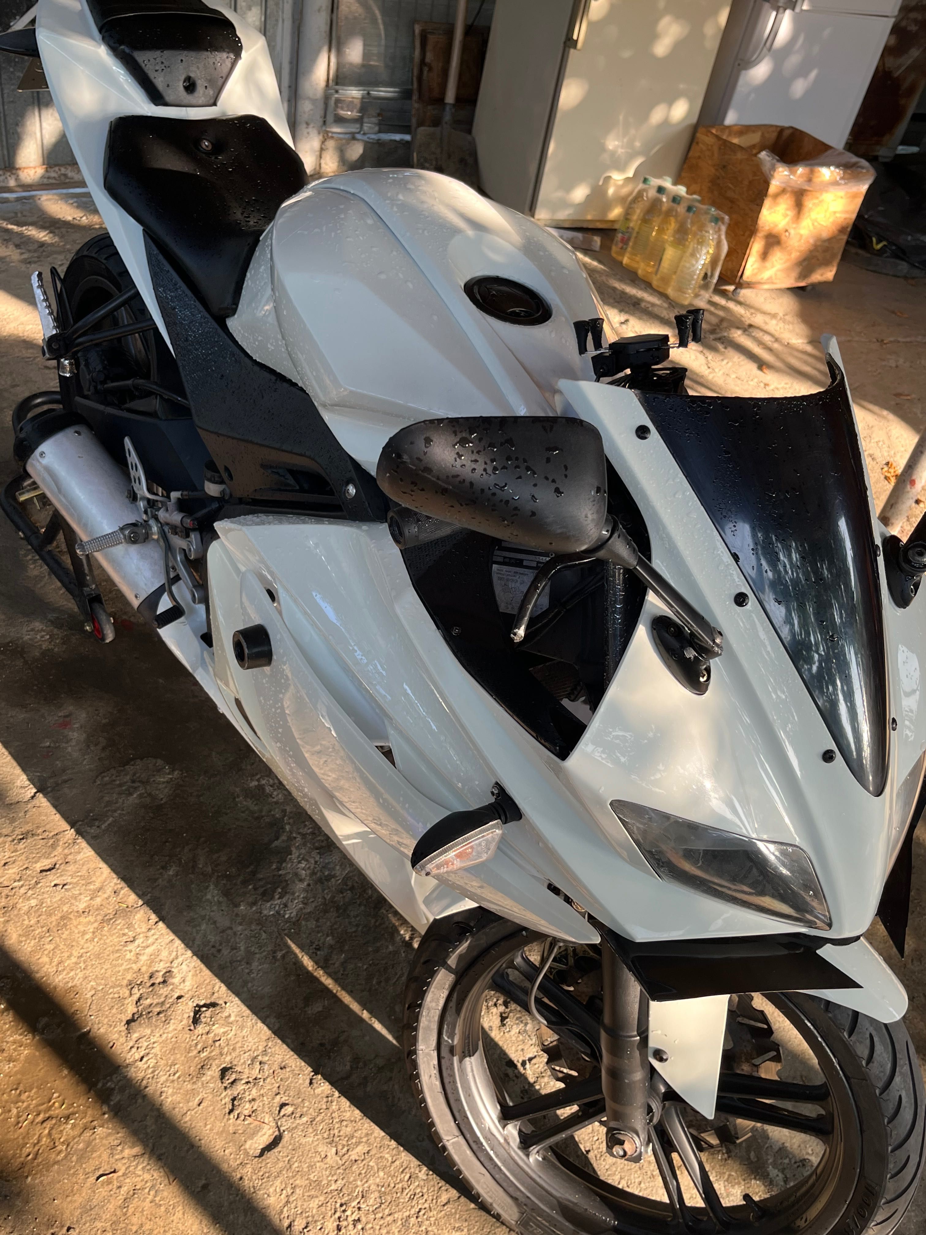 Yamaha YZF-R125 2012