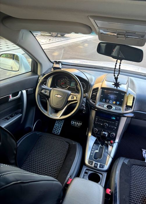 Продам Каптива 4  мотор 3 литр идеал Цвет белый.