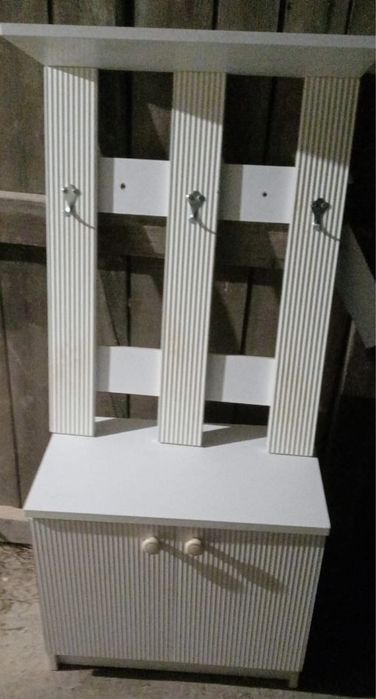 Продам НОВУЮ компактную прихожую из материала МДФ с обувницей