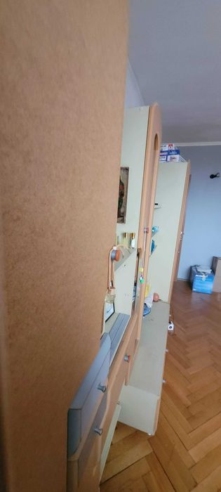 Biblioteca in 2 culori (nuante fag si stejar) + Canapea Mobexpert