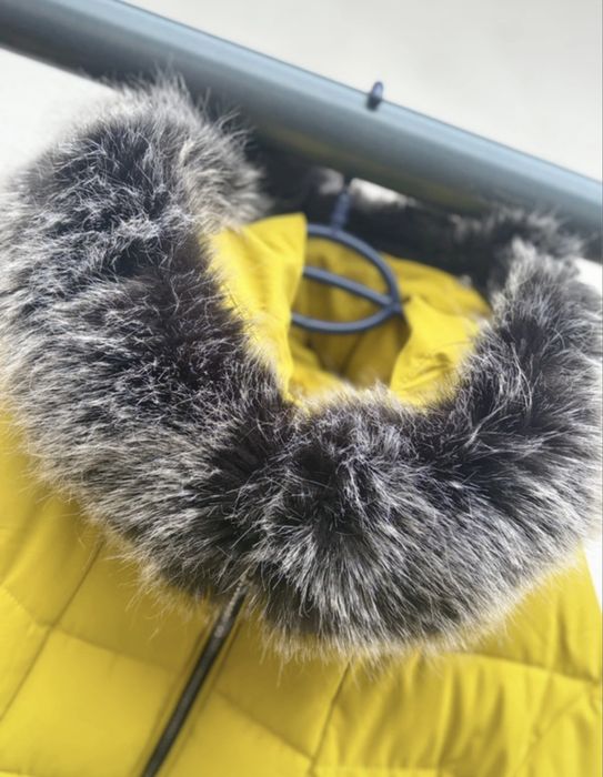 Fâș lung gros. Este ca nou, purtat maxim de 3 ori.