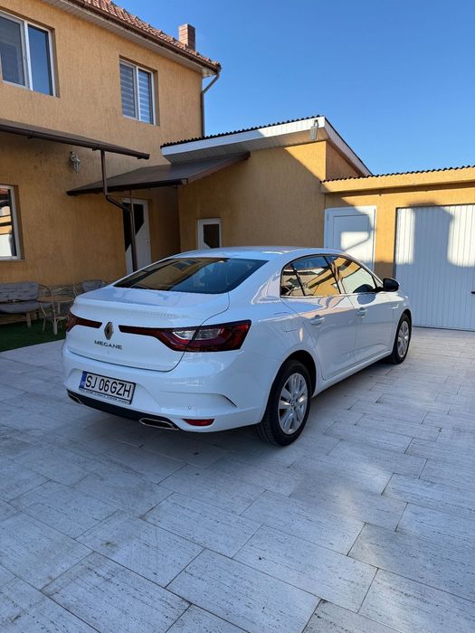 Renault Megane Sedan 2025 / in Garantie