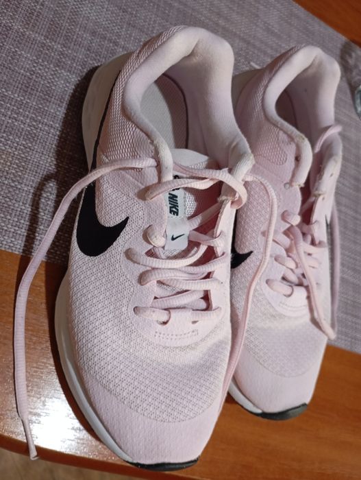 Маратонки Nike 36.5 номер