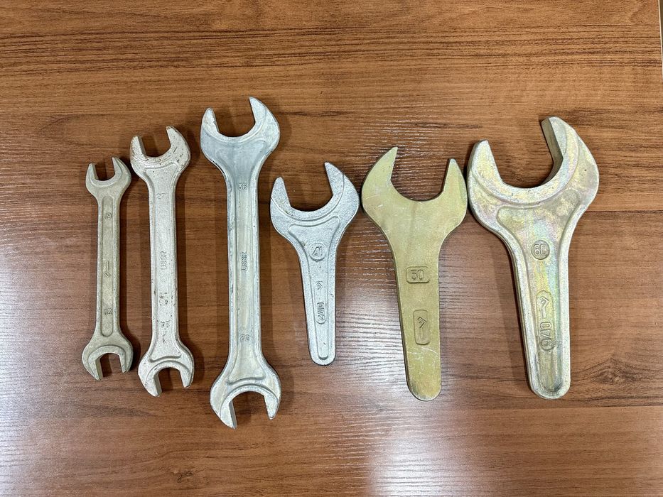 Ключи рожковые .