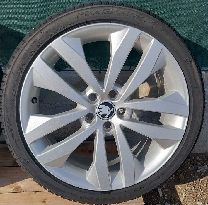 Джанти с гуми 17" Skoda Fabia