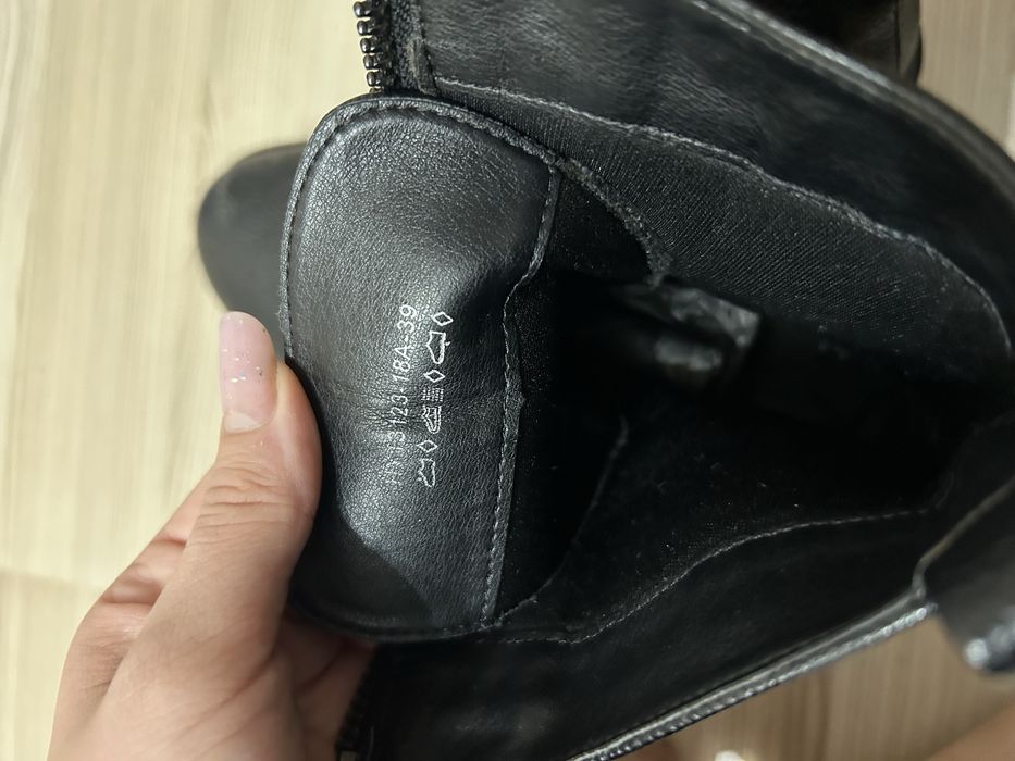 Ghete cu fermoar marimea 39