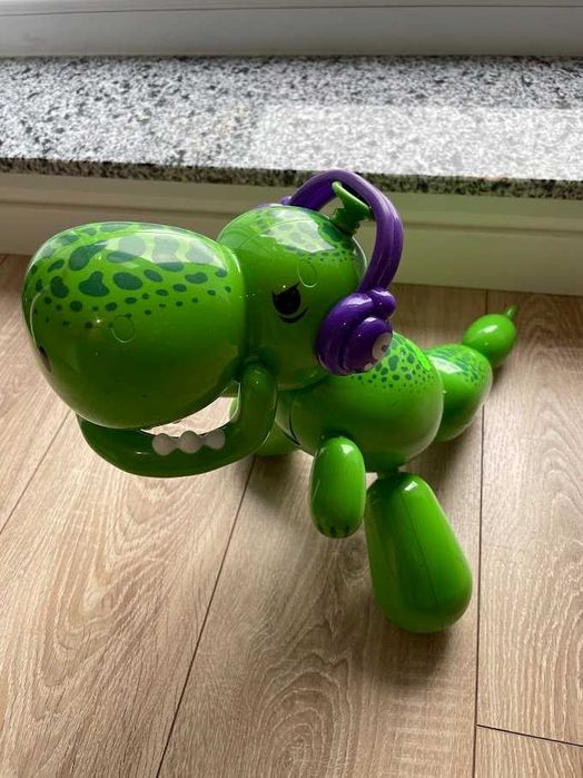 Squeakee Dino - Dinozaur interactiv de jucărie