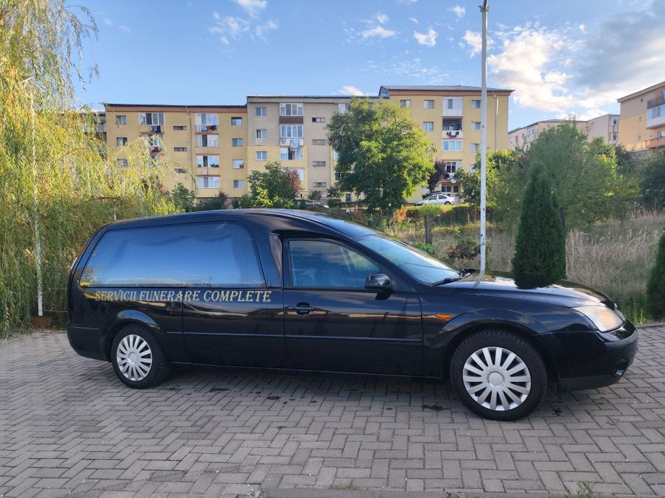 Dric Mașina funerară Ford Mondeo