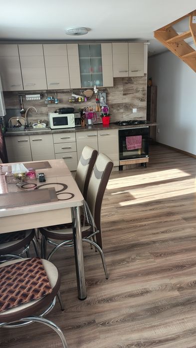 Pf vând apartament la mansarda 78mp