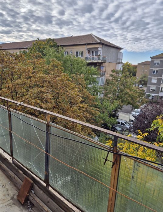 Apartament cu doua camere , zona Rogerius