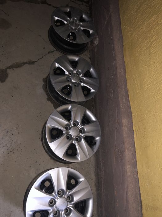 Диск от киа церато 2014 ровные не крывые с калпаками оригинал