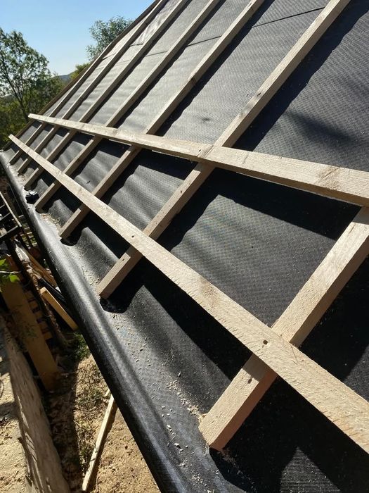 Specialisti in constructii acoperisuri, va oferim servicii complete de